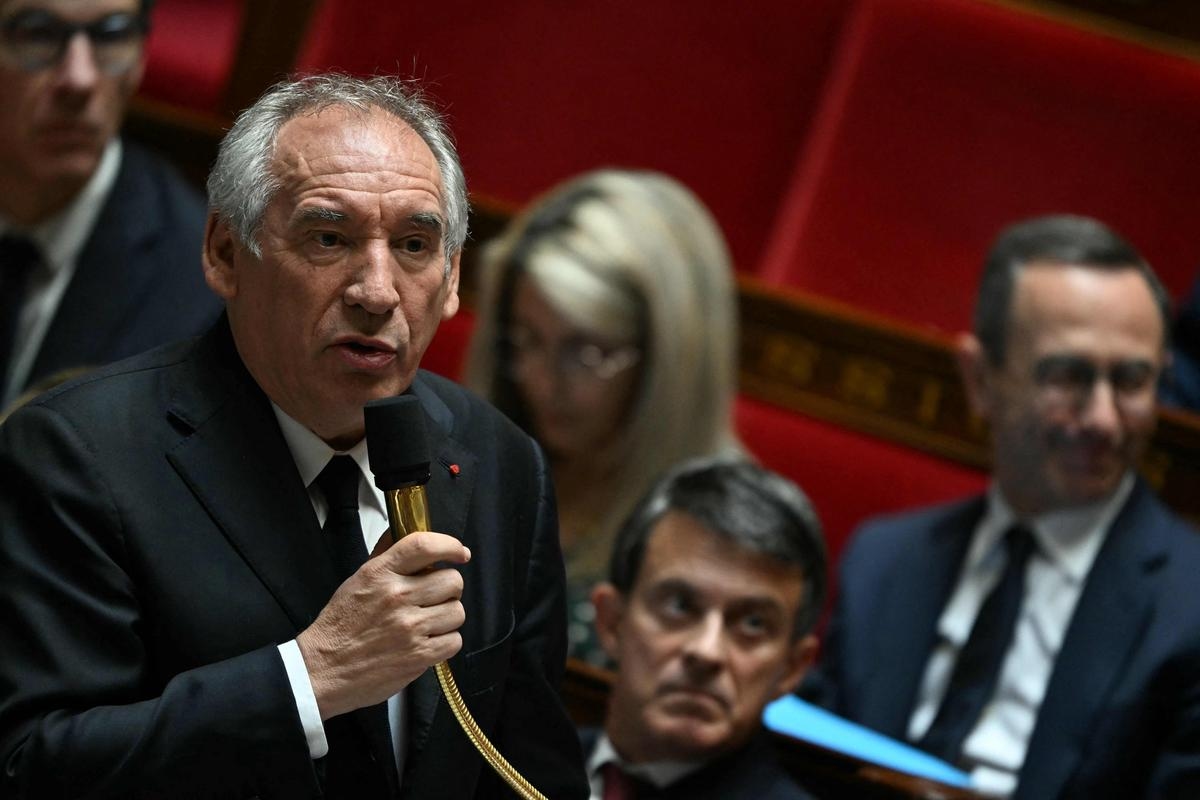 Renten: François Bayrou sucht einen Weg, die Sozialistische Partei reicht einen Misstrauensantrag ein