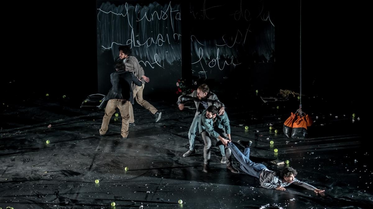 Mimos in Périgueux 2025: Galactik Ensemble acrobats will play with their bodies against the elements