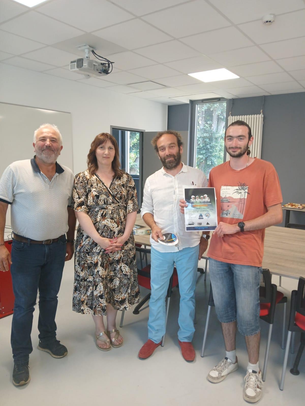 Sarlat: Middelbare scholieren beloond in experimentele amateurradiowedstrijd
