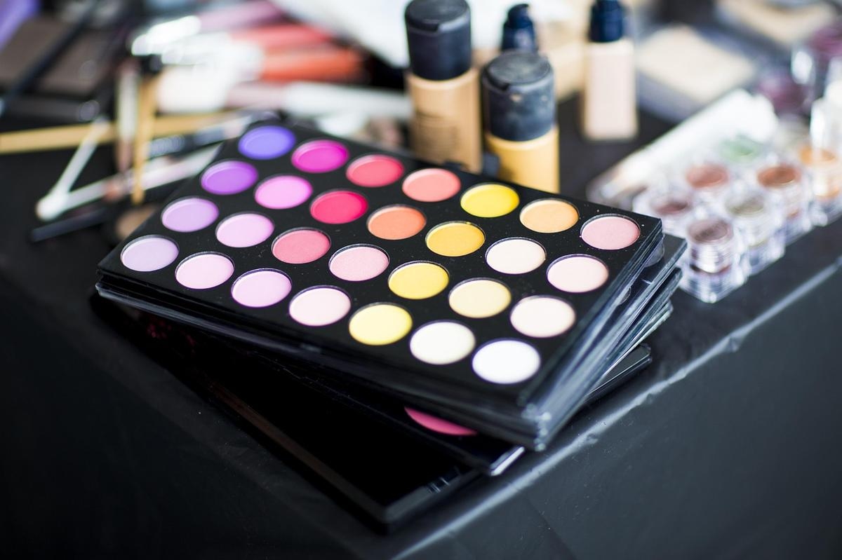 Cosmetics: What is the "dupe" phenomenon and why is it dangerous for your health?