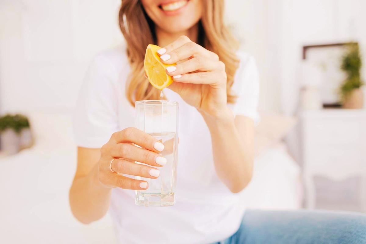 Gesundheit: 5 gute Gründe, den Tag mit Zitronensaft zu beginnen