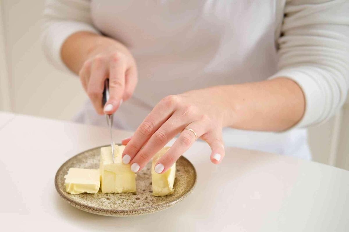 Comer queijo à noite causa pesadelos?