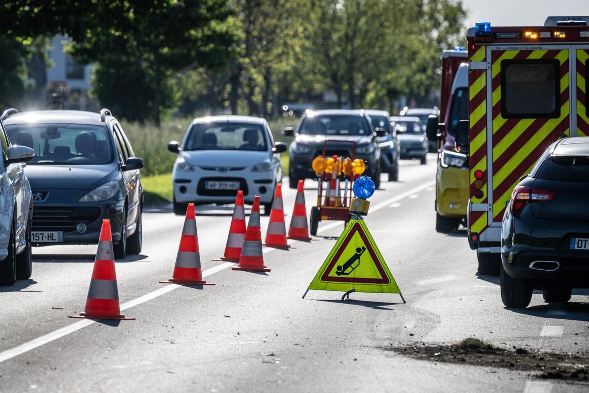 Puy-du-Lac: Verkehrsunfall fordert zwei Verletzte, einer davon schwer