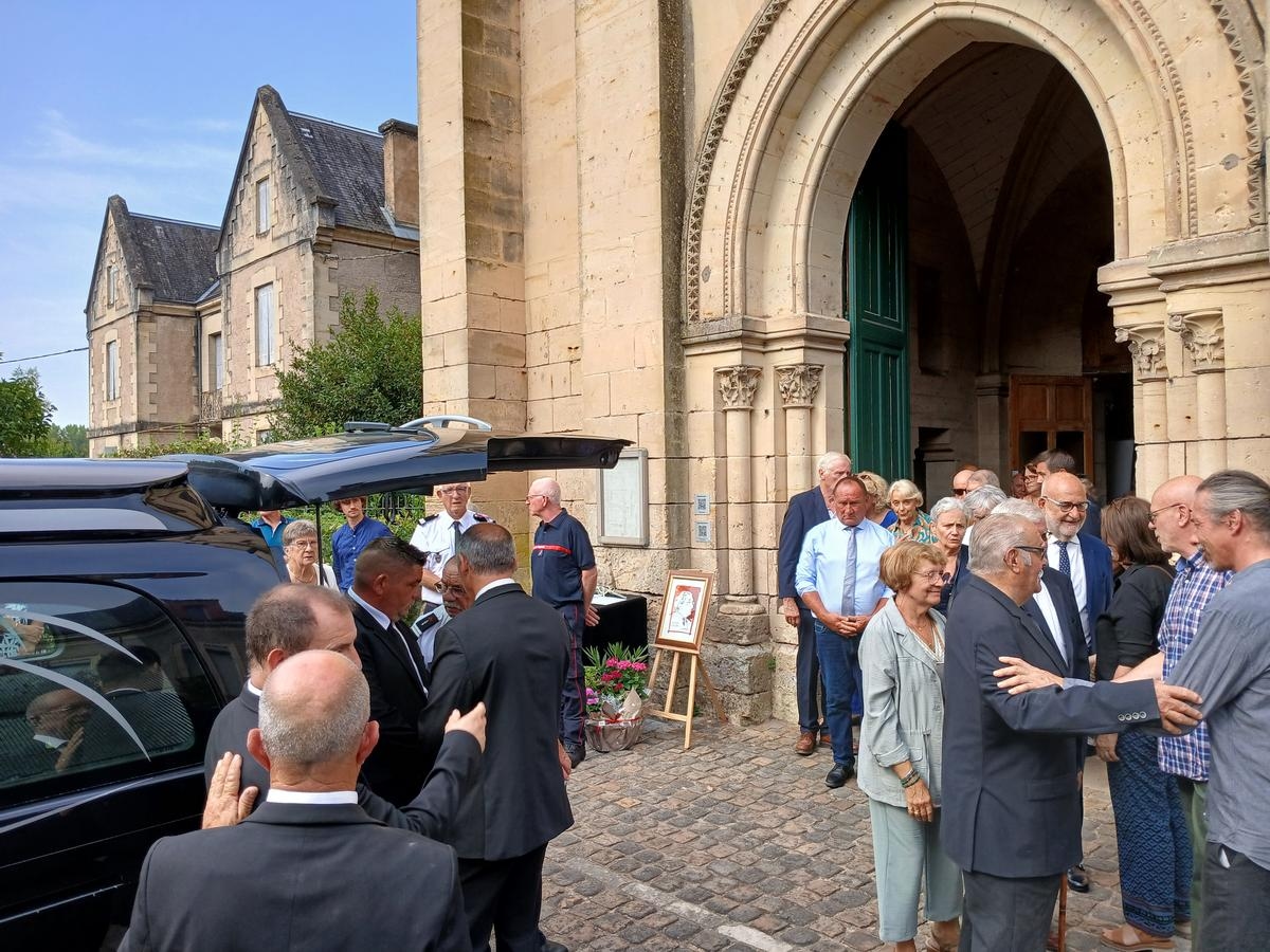 Dordogne: ostatni hołd dla Gérarda Fayolle’a w jego domu w Le Bugue