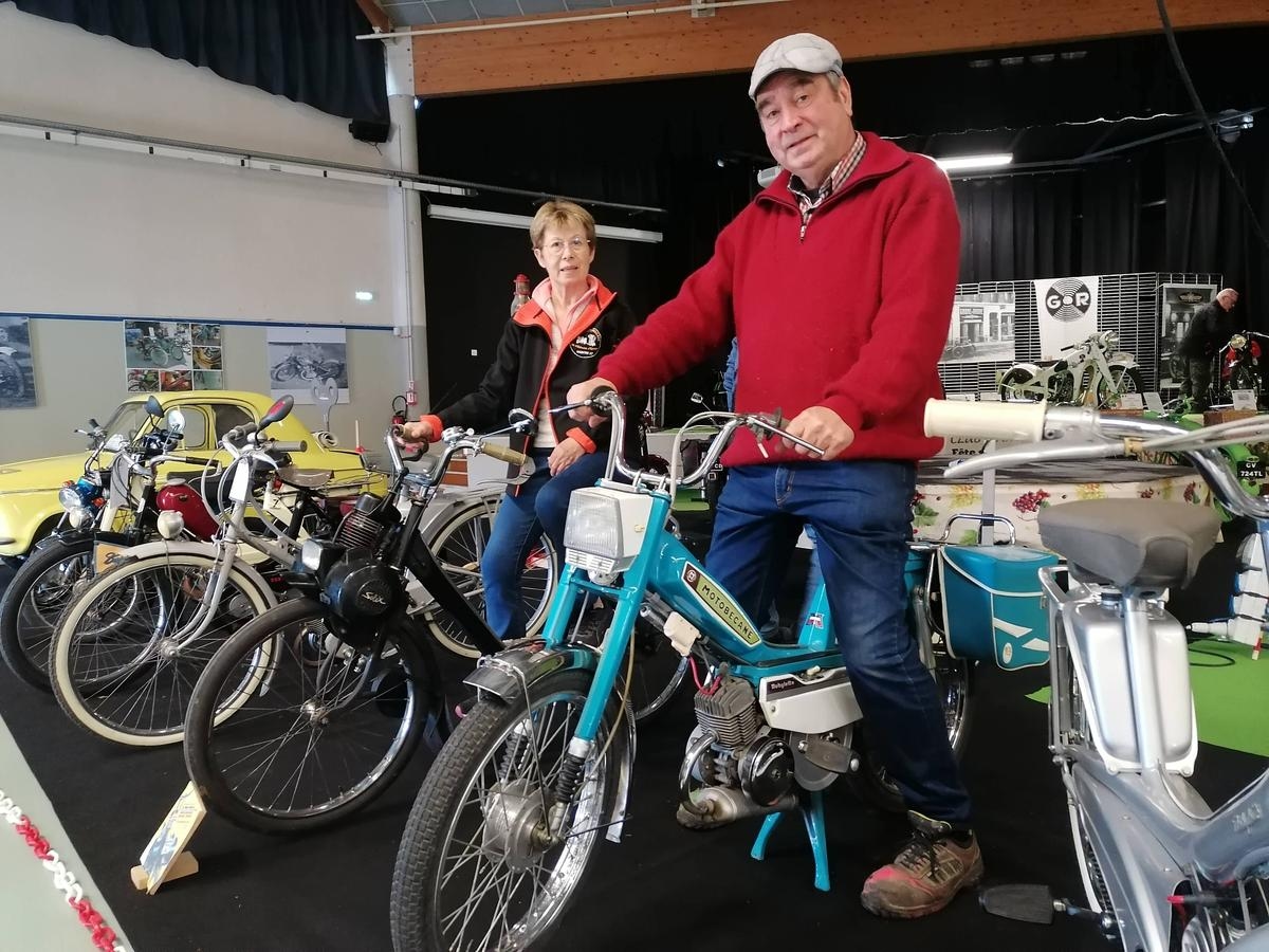 Saintes: Mopedler Saintongeais Klasik Araç Kulübü'nde iz bırakıyor