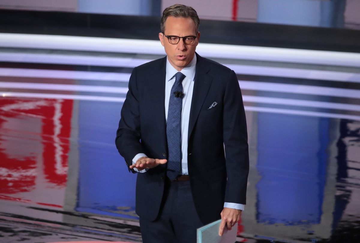 "Ella vio algo que yo no": Tapper se disculpó con Lara Trump por la controversia sobre la negativa de Biden.