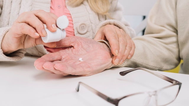 Overuse of medications leads to frequent hospitalizations in elderly people, study shows