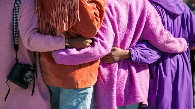 Personal experiences with cancer treatment, living with HIV, postpartum depression, or pregnancy loss can help others. How? This will be discussed at the Equal Fest.