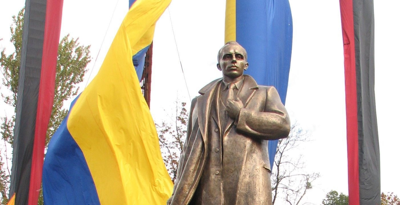 Scontri tra il candidato presidenziale polacco e il sindaco ucraino per il monumento al “genocida” Bandera