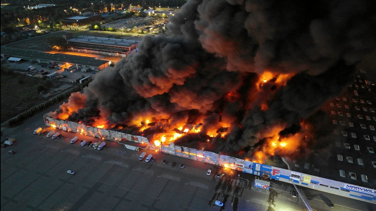 Poland confirms Russia behind fire that destroyed Warsaw's biggest shopping center