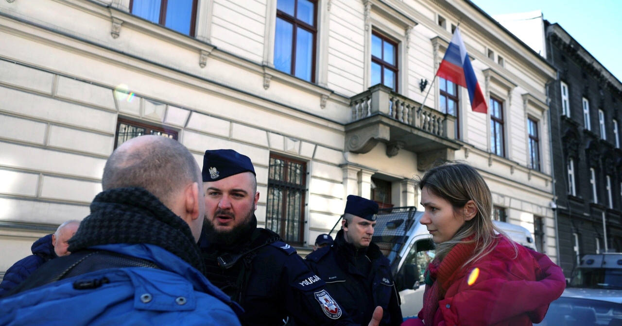 Poland closes Russian consulate in response to sabotage evidence