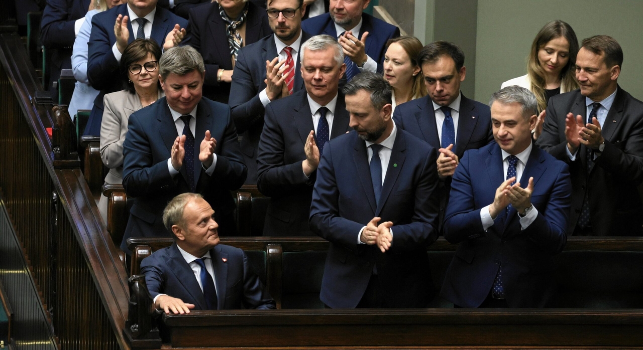 Governo polonês obtém voto de confiança parlamentar após derrota nas eleições presidenciais