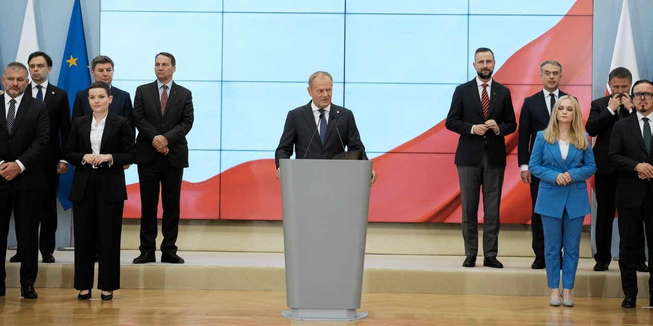 Tusk reorganiza el gobierno polaco, reemplazando a los ministros de Justicia e Interior