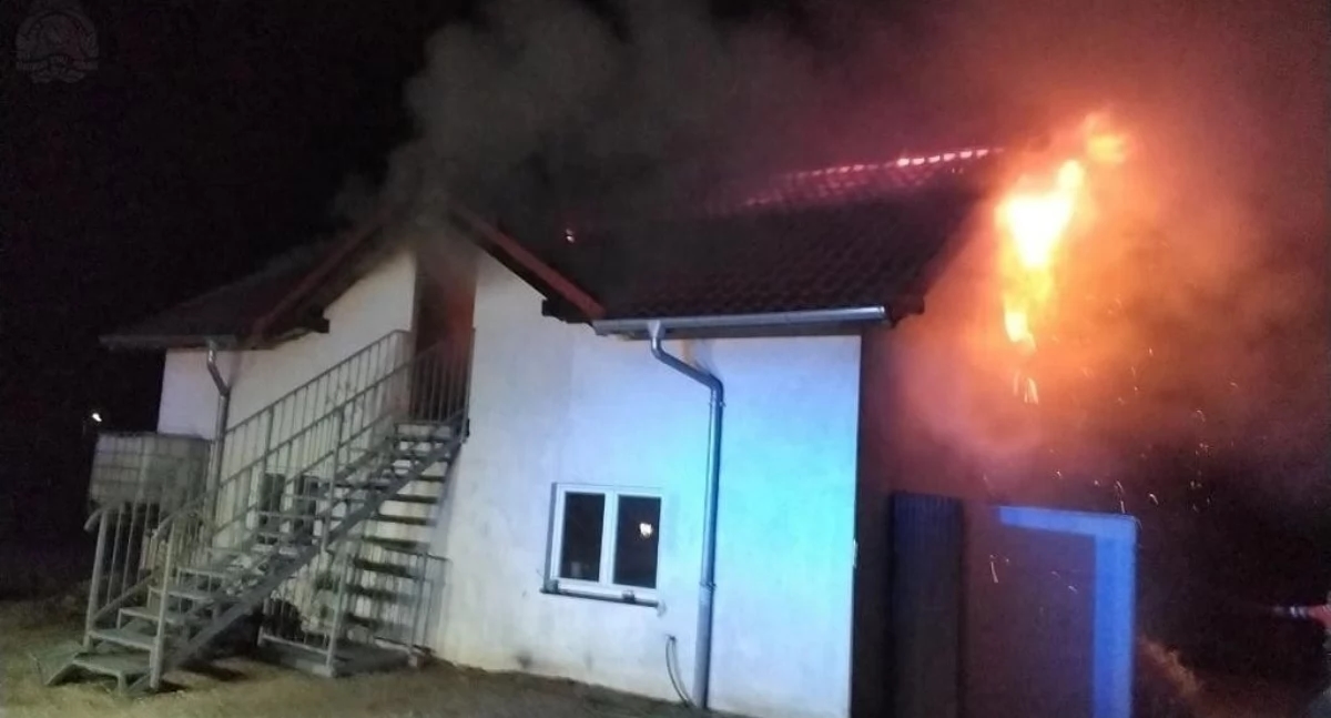 L'edificio della fattoria era in fiamme