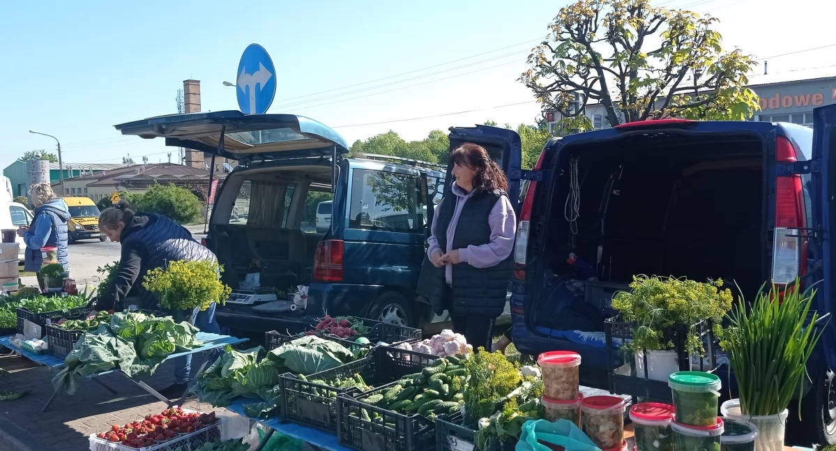 De lente is in volle gang en het lijkt erop dat er minder klanten op de markt zijn. Verkopers praten over hun zorgen