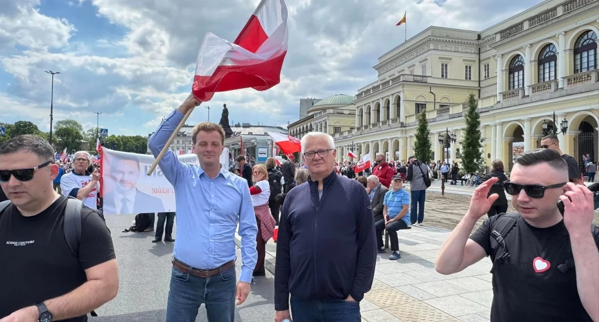 Wybory prezydenckie. Radni i mieszkańcy pojechali na marsz do stolicy, a poseł "ostrzega" samorządowców