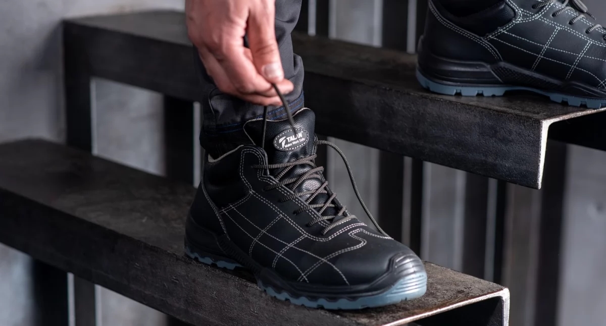 Half shoes with a safe toe - a solution for warm days
