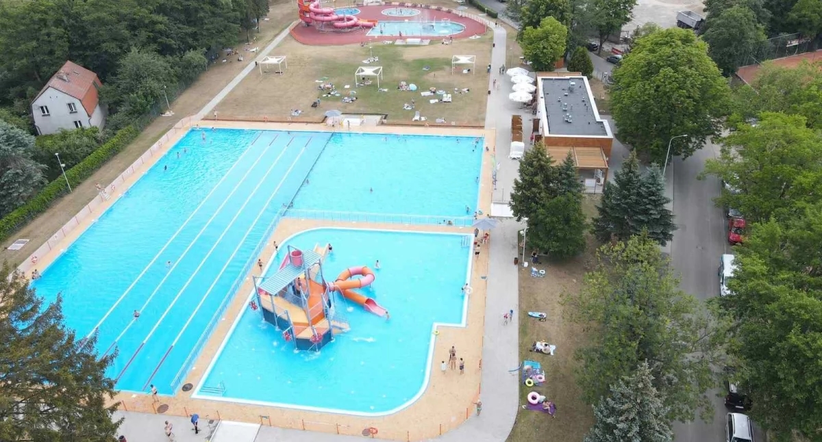 Piscina temporariamente fechada