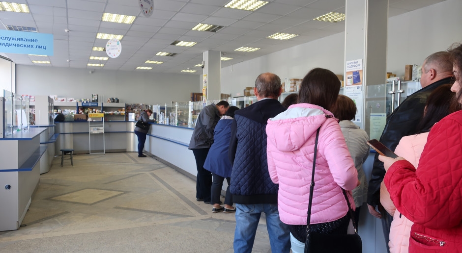 Über 3,3 Millionen Polen müssen sich bei den Behörden melden. Fingerabdrücke werden benötigt.