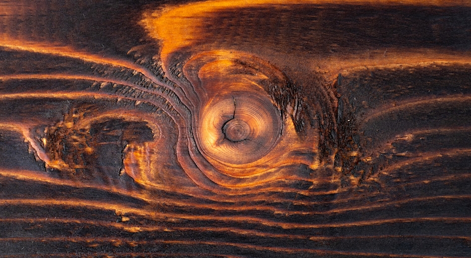 An age-old technique from Japan decorates luxurious homes and interiors. Shou sugi ban adds depth to them
