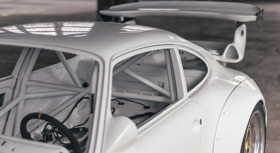 Een uiterst zeldzame Porsche uit 1997 gaat onder de hamer. Een onafgemaakte auto is een fortuin waard