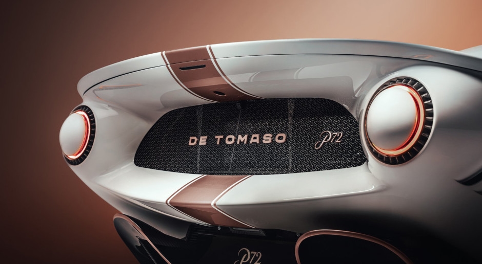 Il grande ritorno di una leggenda dell'automobilismo. Ecco la nuova De Tomaso P72: una bestia di lusso con un'anima vintage