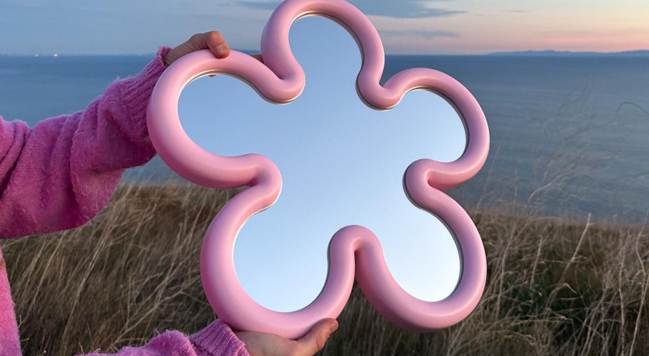 IKEA annuncia una collaborazione con le star del design svedese. Una collezione colorata in arrivo entro la fine dell'anno.