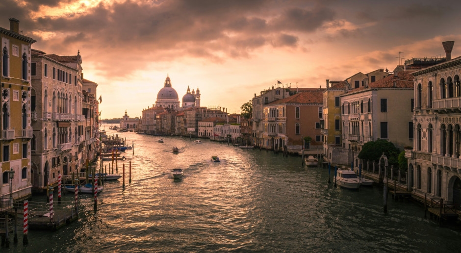 Dark clouds over the wedding of the century. "Disgrace" - shout furious Venetians
