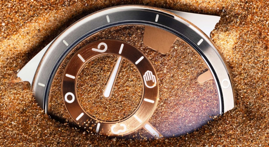 L'icona del lusso arabo presenta un nuovo orologio. Al suo interno, le sabbie mobili del deserto.