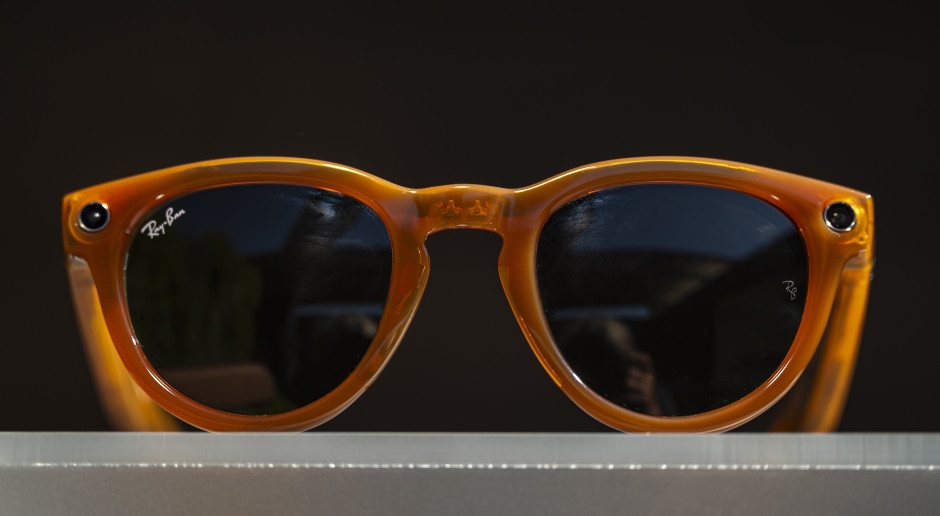 Glasses Instead of a Phone? Zuckerberg Invested Billions in Ray-Bans