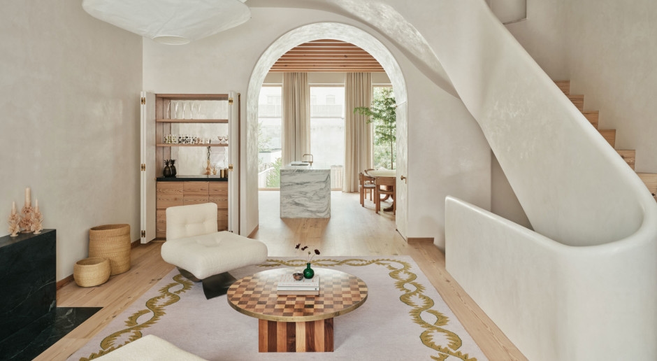 This home is an oasis of peace in the heart of New York City. A sculptural staircase is at its center [PHOTOS]