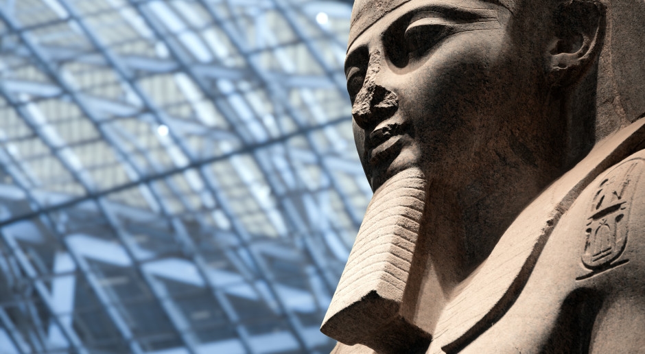 O Grande Museu Egípcio é inaugurado. Após quase duas décadas e um bilhão de dólares investidos.