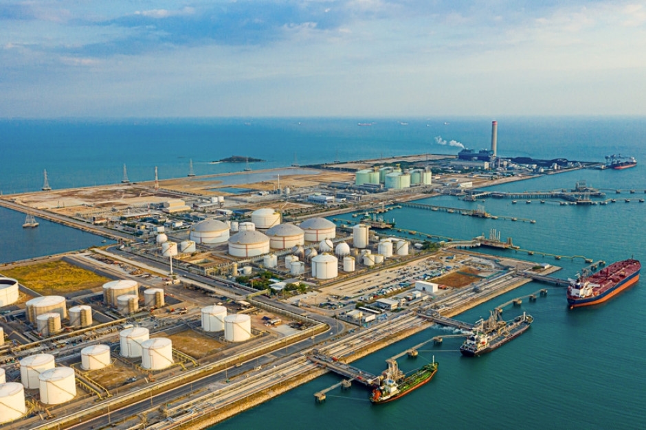 Китай меняет географию закупок нефти. Доля российского сырья снижается.
