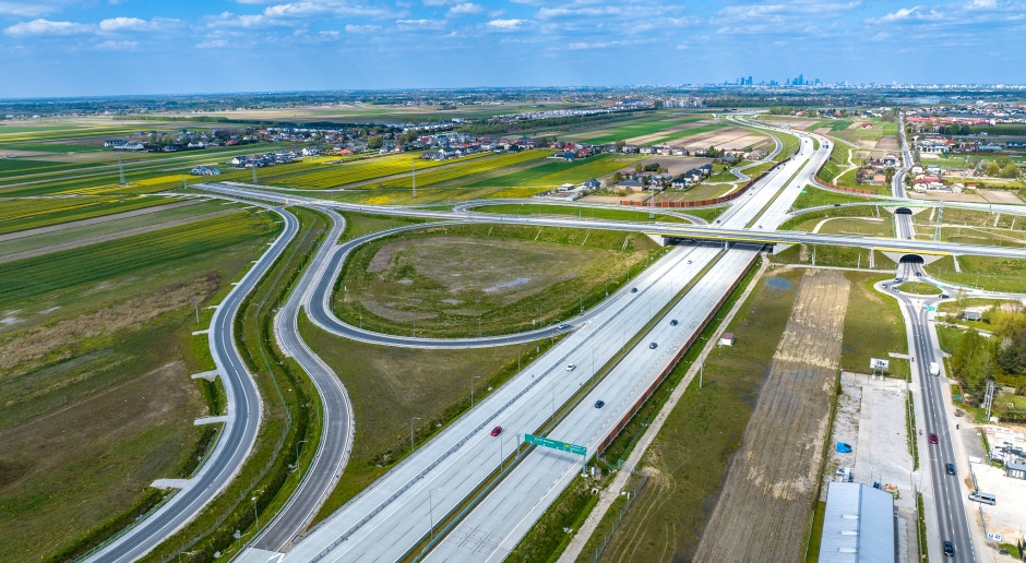 La primera autopista polaca de este tipo. La superficie está lista para la demolición.