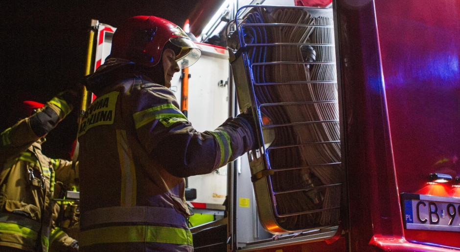 A huge fire near Warsaw. Loud explosions were heard, toxic fumes in the air
