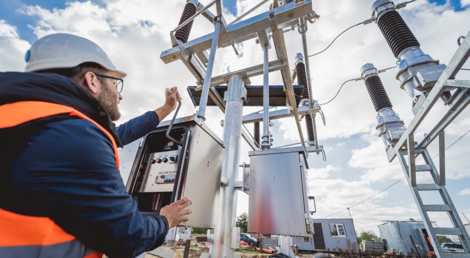 Electricity prices for local governments will not fall for now. The government is throwing up its hands