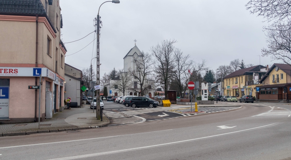 Local governments are obliged to provide residents with access to municipal council meetings.