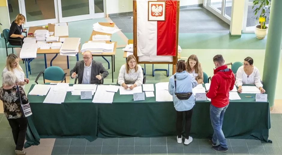 "Milagros electorales" en las comisiones. Los votos de Rafał Trzaskowski fueron atribuidos a Karol Nawrocki