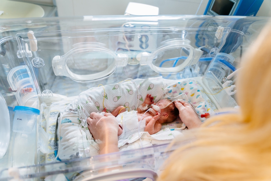Il Fondo Sanitario Nazionale non paga ogni soggiorno di una madre con un neonato. Li rimandano a casa o contano le loro perdite.
