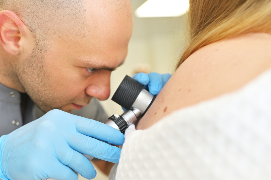 Prof. Piotr Rutkowski: La incidencia del melanoma está aumentando, pero su tratamiento es cada vez más eficaz.