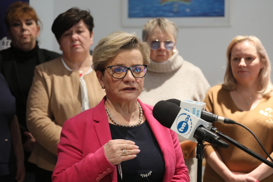 Krystyna Ptok doktorların kazançları hakkında: Acilen azami bir seviye getirilmeli