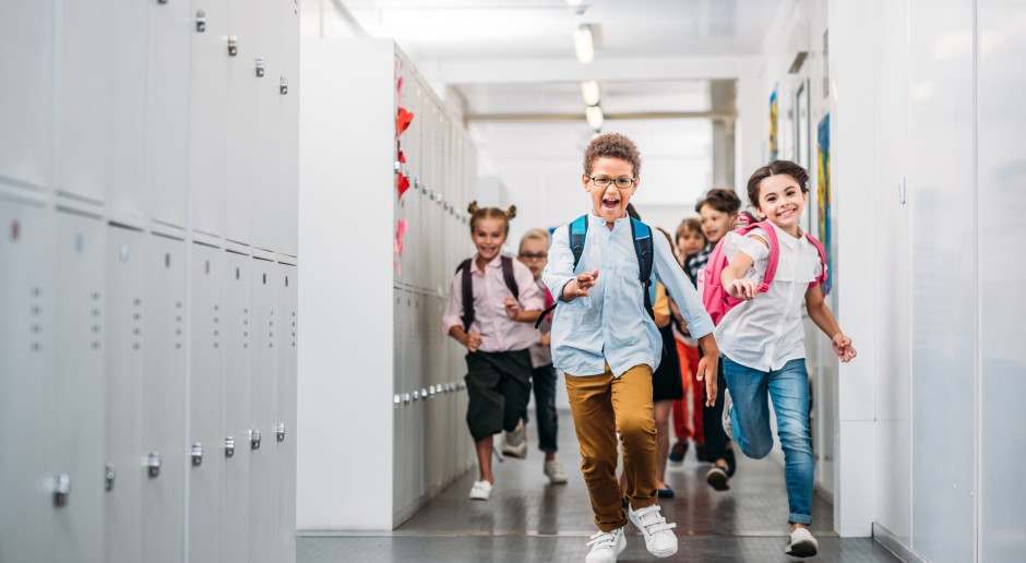 From January 1st, it will be mandatory in all schools: sanitary pads in toilets are available free of charge to every Czech student