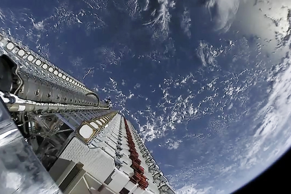 El cohete Falcon 9 pone 29 satélites en órbita terrestre, mejorando la cobertura del sistema Starlink