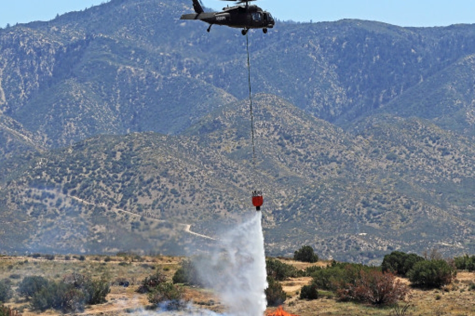 Otonom Black Hawk helikopterleri yangınları söndürebiliyor. Testler yapıldı