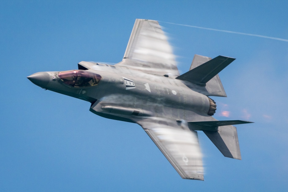 The war of the superpowers is getting closer. 5 dangerous signals
