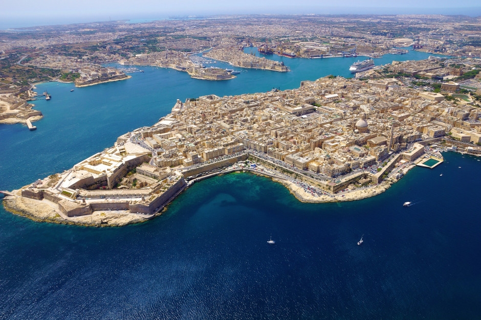 Malta con un'idea tutta sua. Il settore dell’aviazione al centro della trasformazione economica