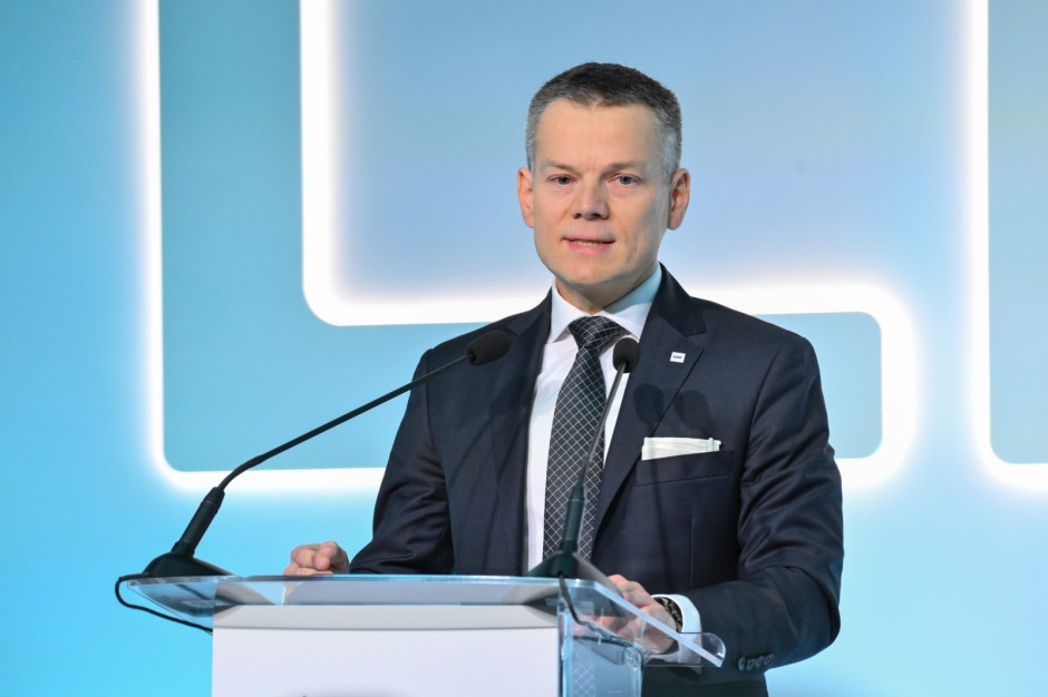 KNF Başkanı: Polonya'nın finansal sistemi istikrarlı ve bankalar yeterli sermayeye sahip