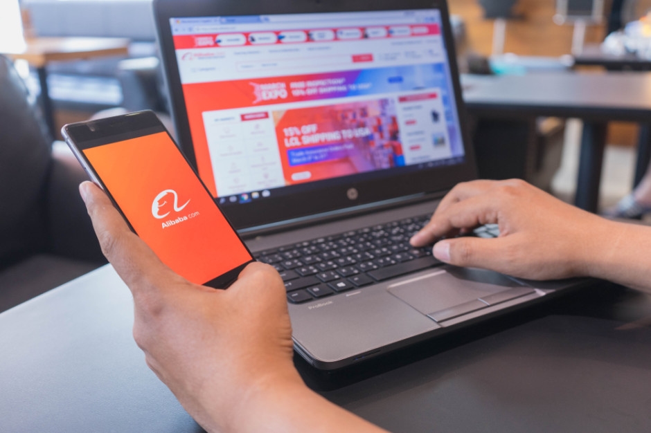 Alibaba wykonuje strategiczny zwrot. Już nie będzie zwykłym sklepem internetowym