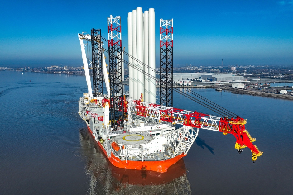 Empresas polonesas querem construir navios para parques eólicos offshore