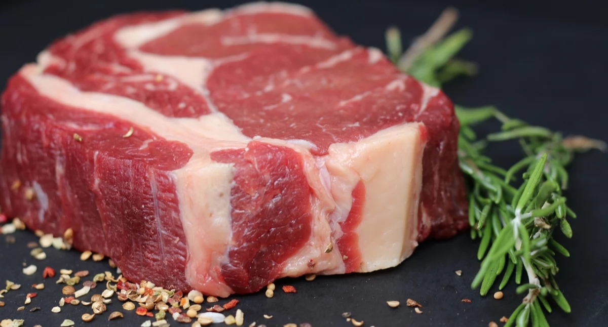 Ernährung auf dem Prüfstand: Rotes Fleisch kann das Brustkrebsrisiko von Frauen erhöhen